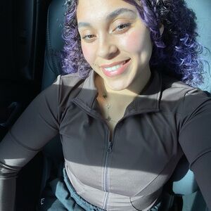 Meet your Posher, Stephanie